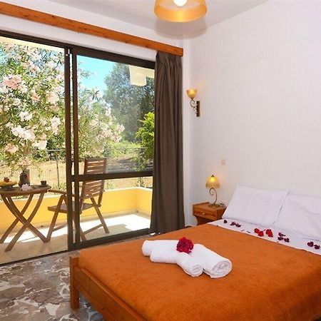 לפקימי Alexandra Apartments מראה חיצוני תמונה